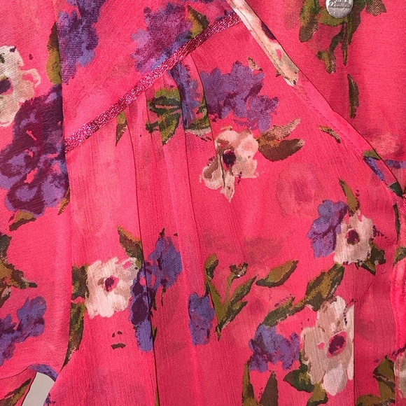 BKE Size S. Sheer Flowy Floral Blouse Coral/Pink Short Sleeve Button Front - Picture 7 of 7